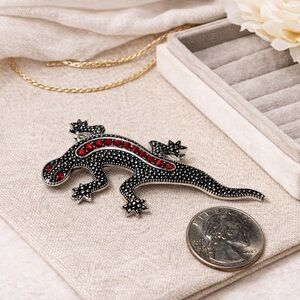 Lizard Salamander Gecko Brooch Silver Tone With Red Crystals